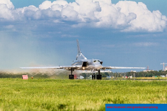 Oanh tạc cơ chiến lược Tu-22M3